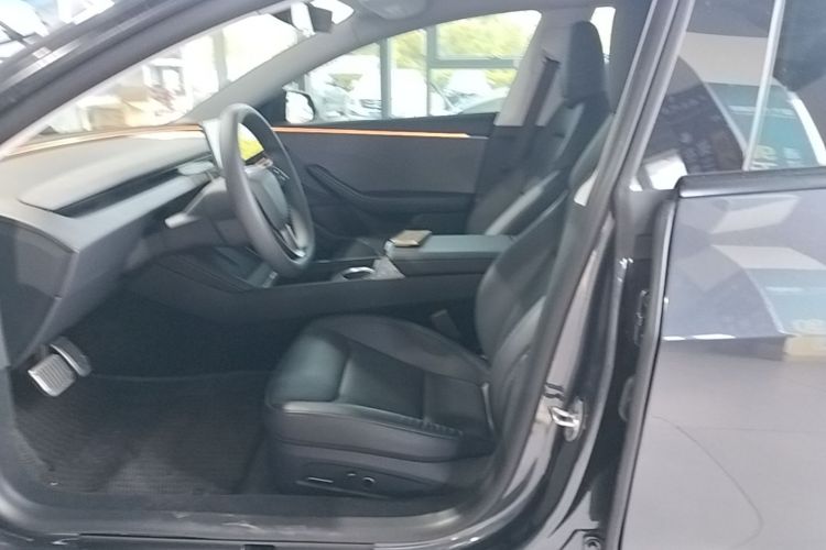 Tesla Model 3 2025 immagine di auto #15