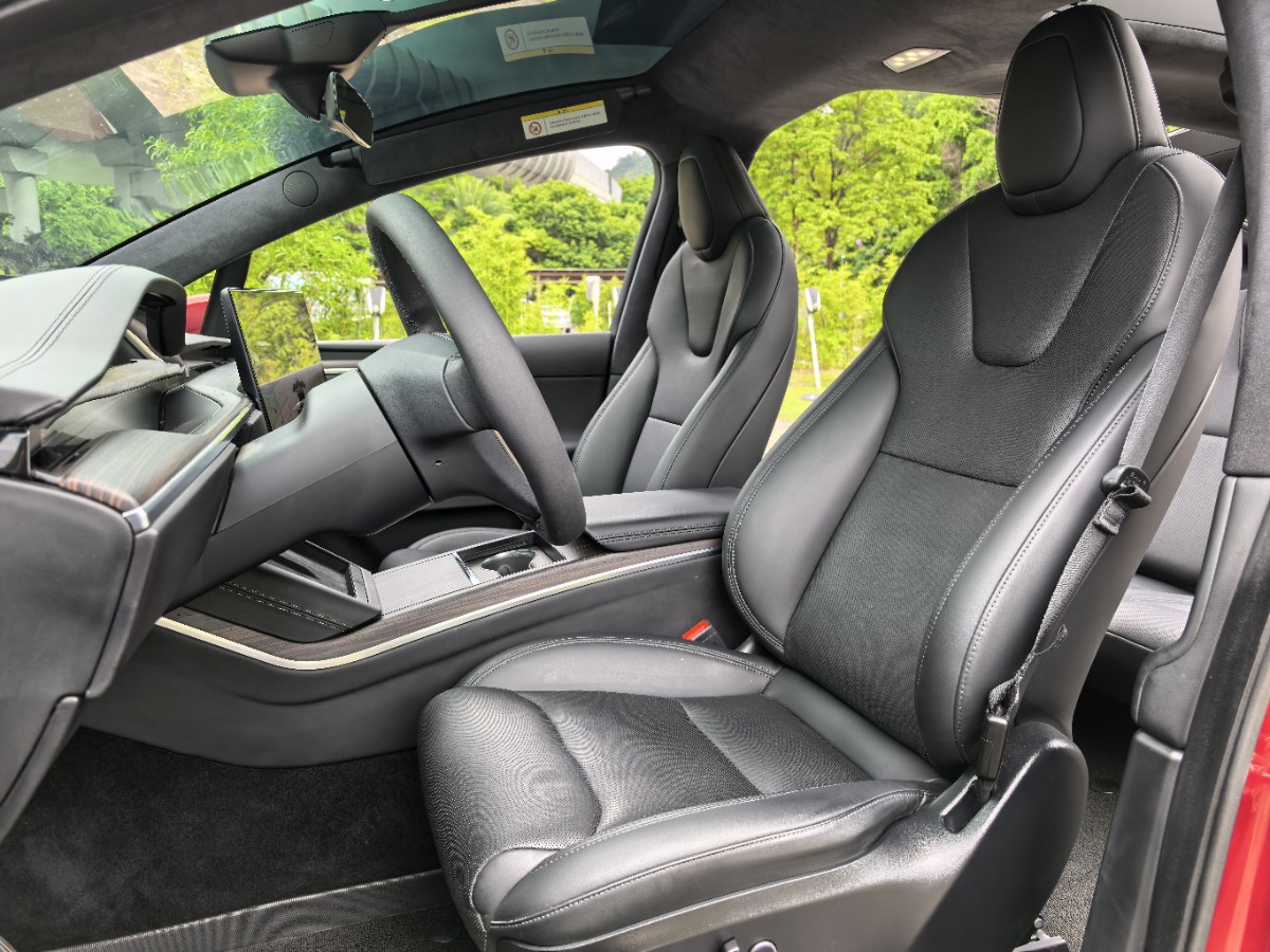 Tesla Model X 2023 car image #5