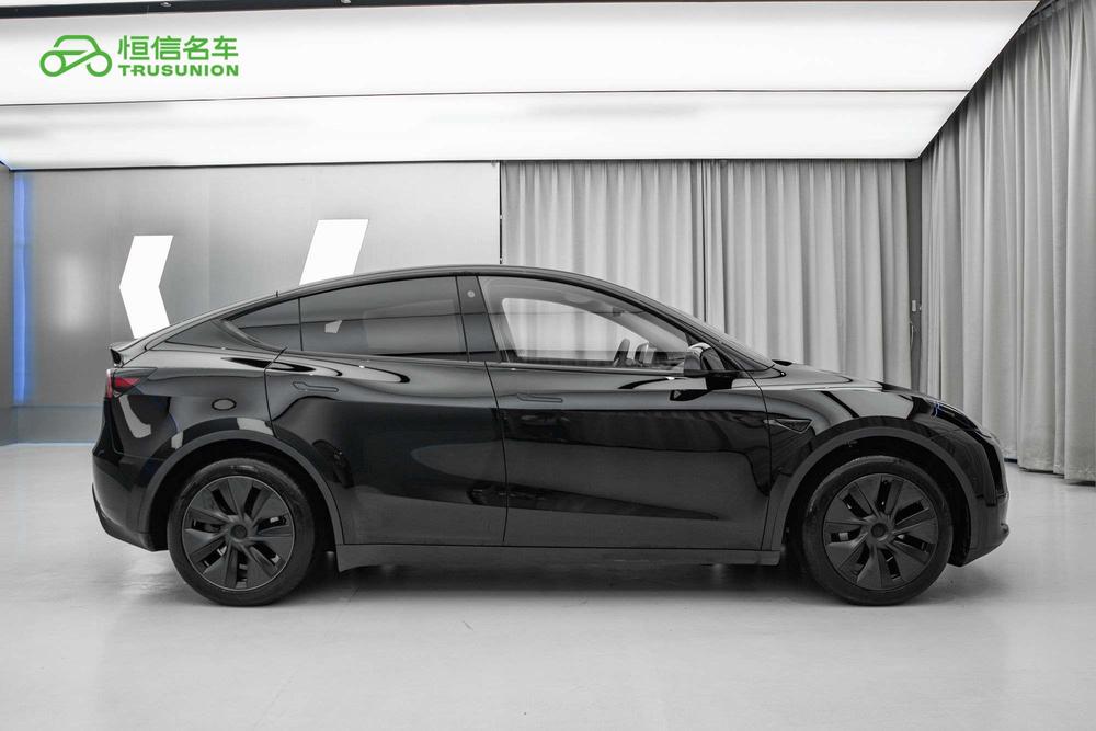 2023 car image #7