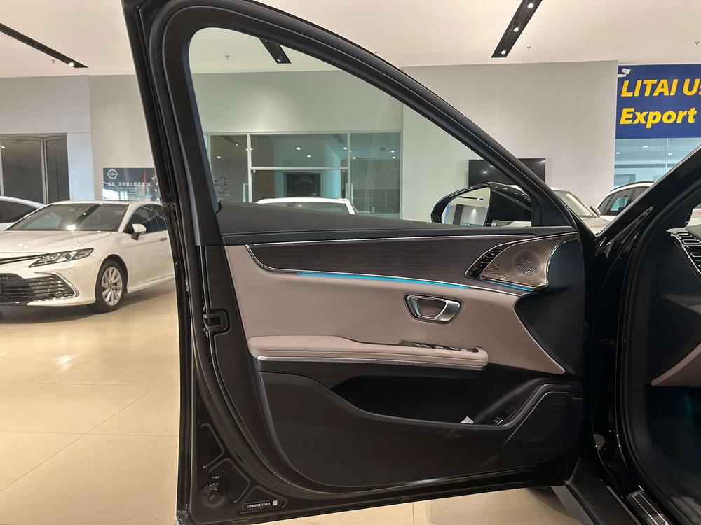 BYD Han 2024 car image #25