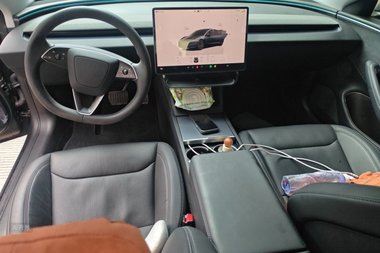 Tesla Model 3 2025 car image #11