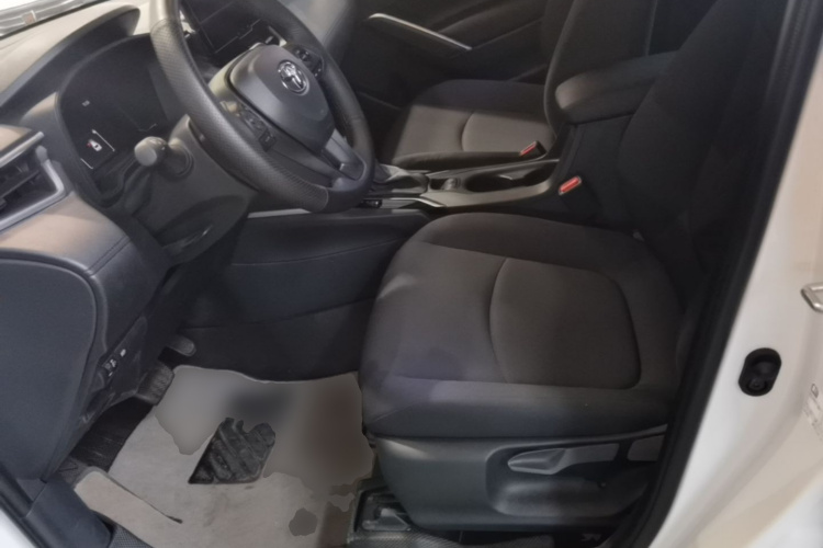 Toyota Corolla Cross 2025 immagine di auto #15