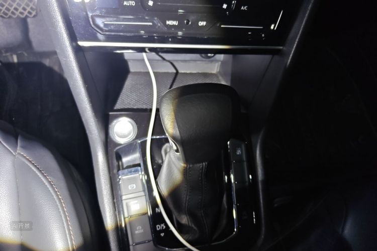 Volkswagen Tharu 2022 car image #16