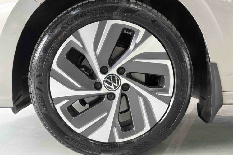 Volkswagen Bora 2023 car image #18
