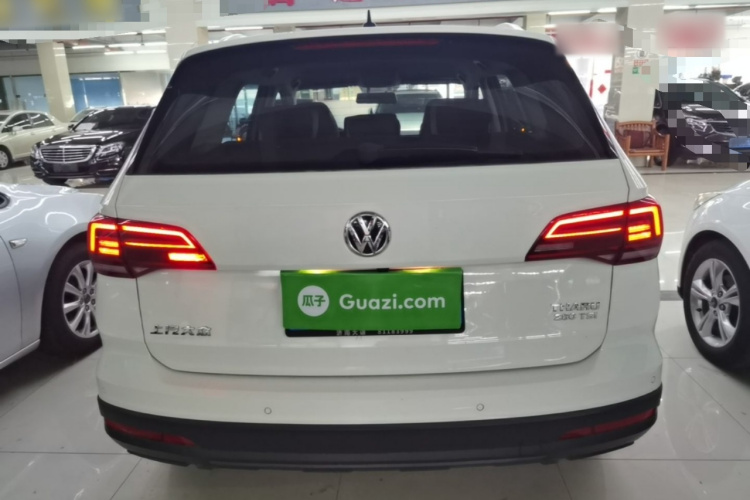 Volkswagen Tharu 2019 car image #4
