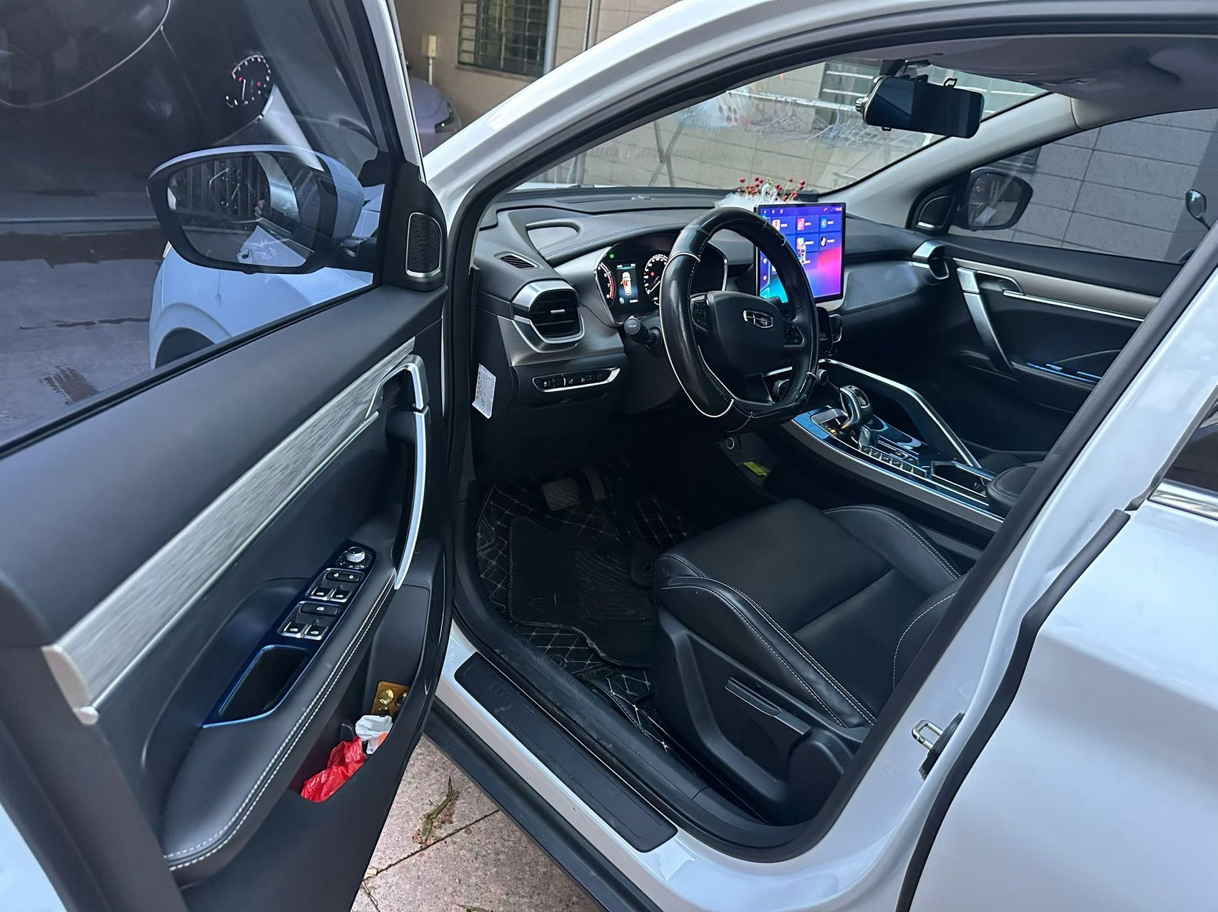 GEELY Coolray 2019 car image #3