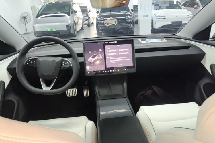 Tesla Model 3 2024 car image #10