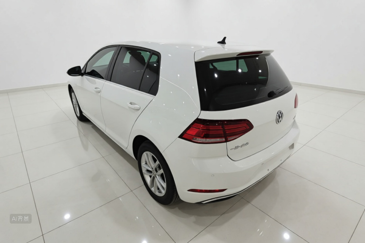 Volkswagen Golf 2019 car image #5