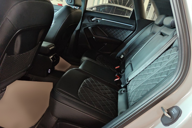 Audi Q3 2025 car image #17