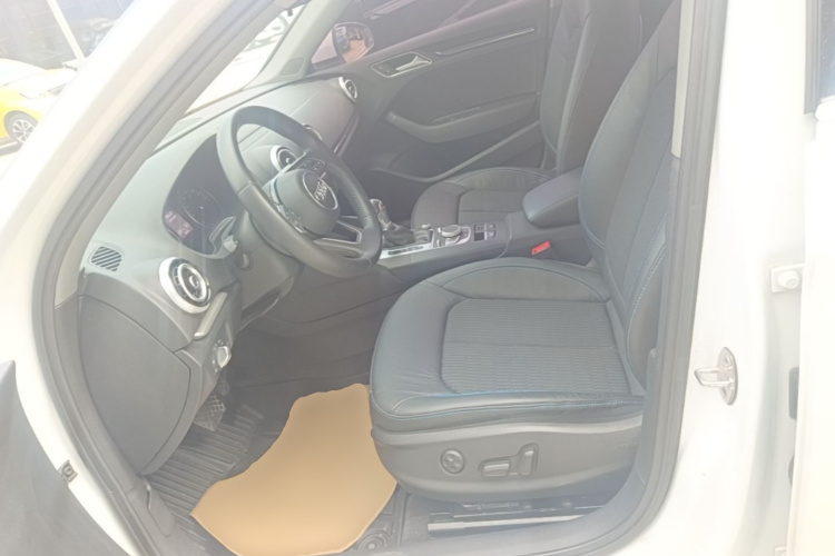 Audi A3 2017 car image #19