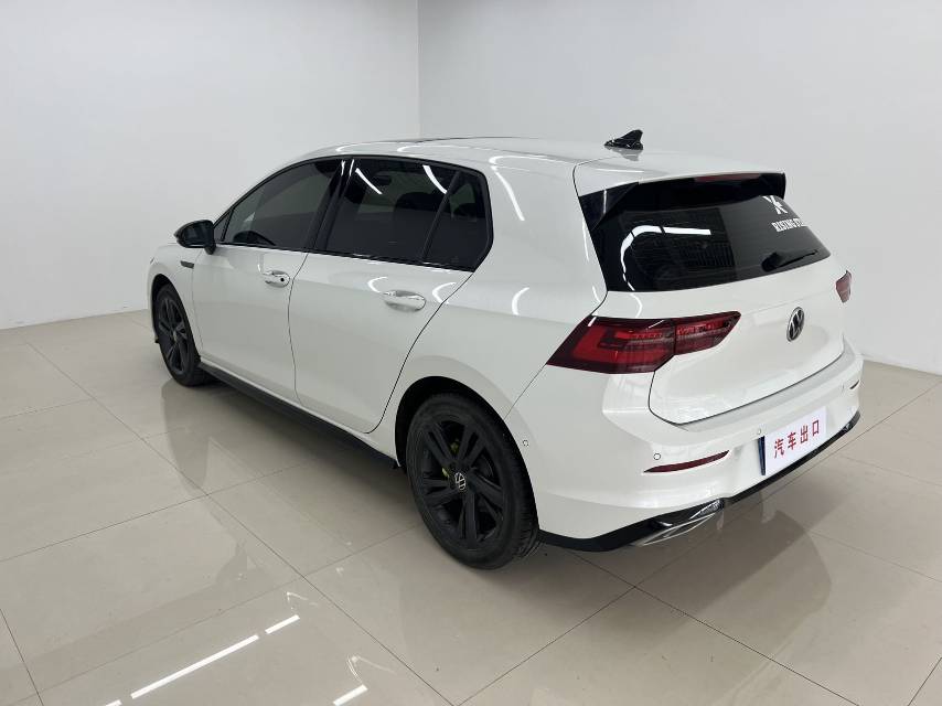 Volkswagen Golf 2023 car image #6