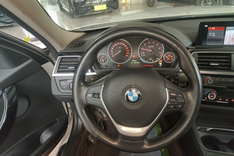 BMW 3 Series 2019 #11 BMW 3 Series 2019 car image #11