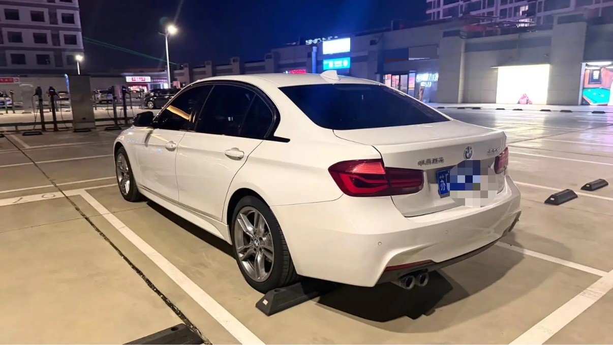 BMW 3 Series 2018 #6 BMW 3 Series 2018 car image #6