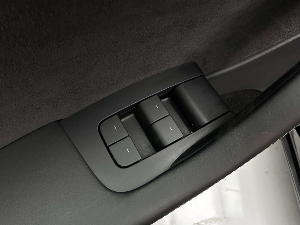 Tesla Model Y 2021 #27 Tesla Model Y 2021 car image #27
