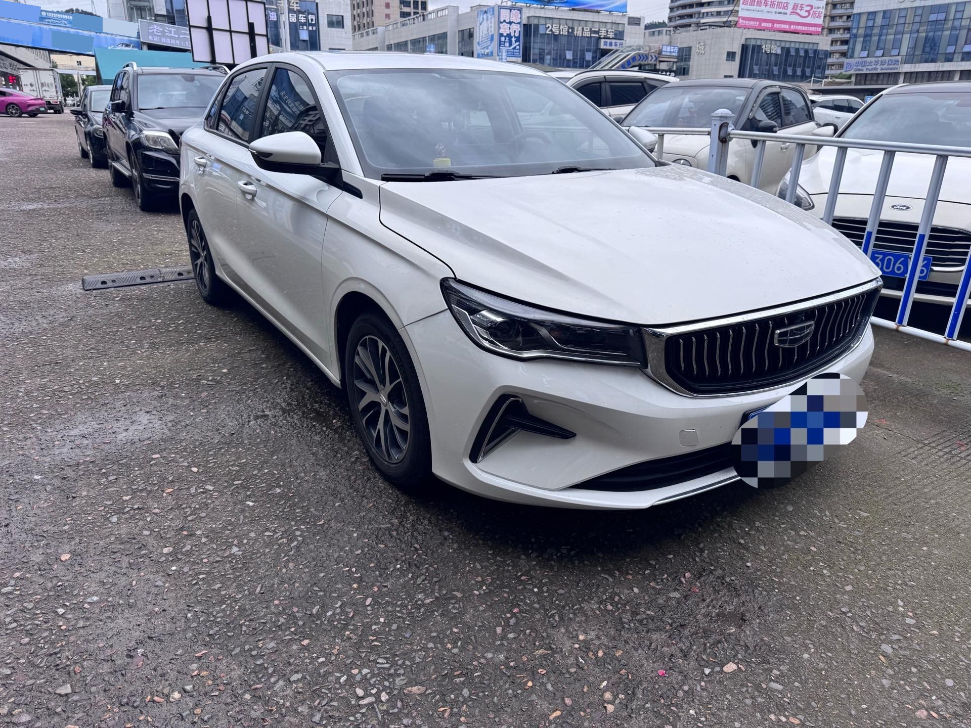 GEELY Emgrand 2023 car image #2