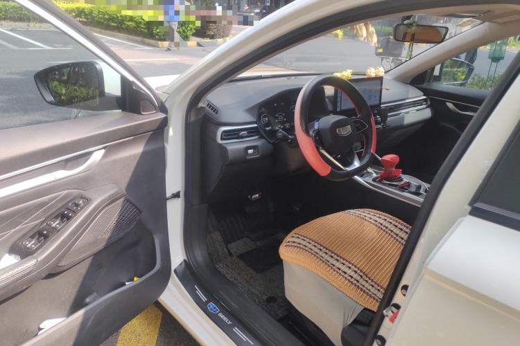 GEELY Emgrand 2025 car image #9