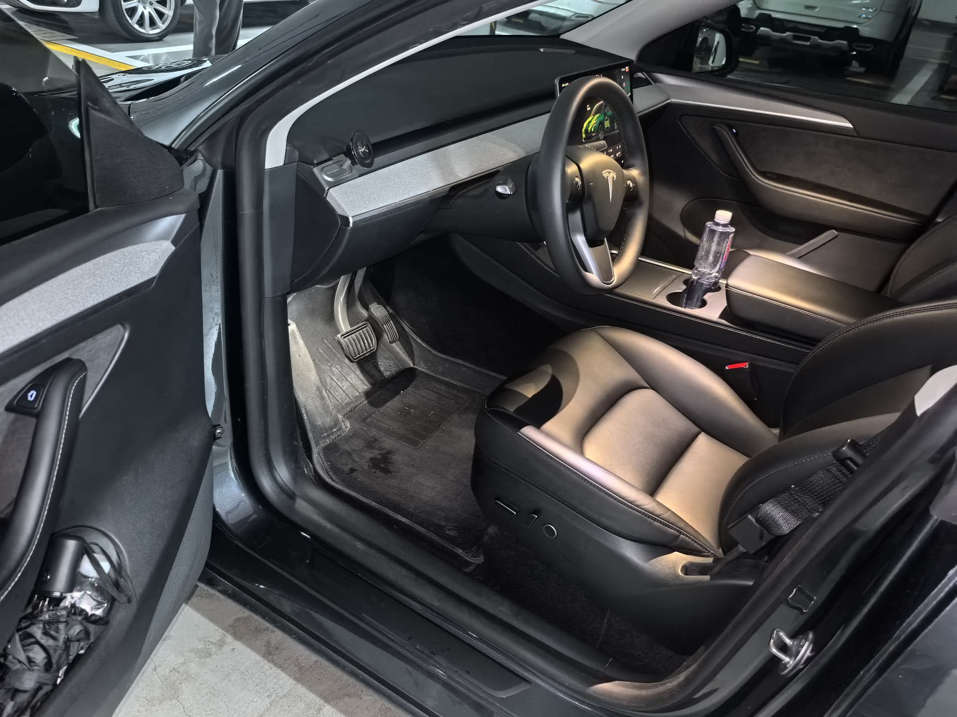 Tesla Model Y 2024 #6 Tesla Model Y 2024 صورة سيارة #6