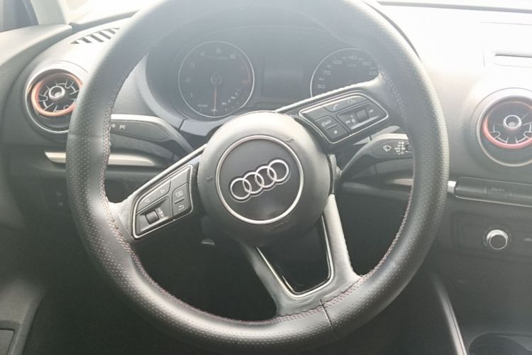 Audi A3 2018 car image #11