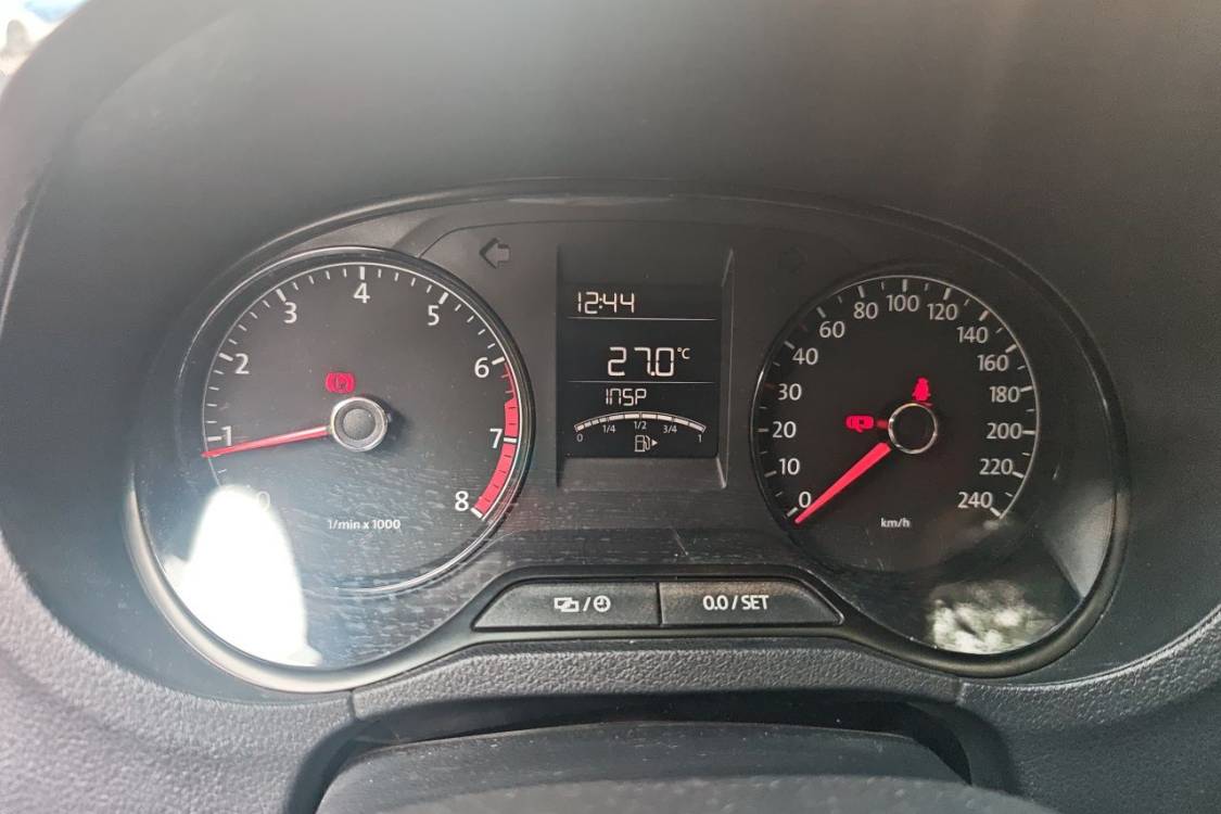 Volkswagen Polo 2015 car image #24