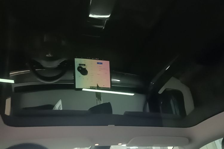 Tesla Model Y 2022 immagine di auto #18