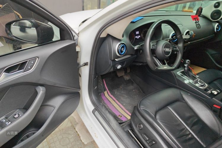 Audi A3 2018 car image #18
