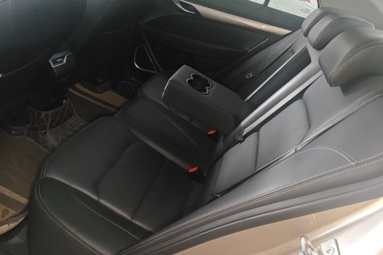 GEELY Emgrand 2021 #17 GEELY Emgrand 2021 car image #17