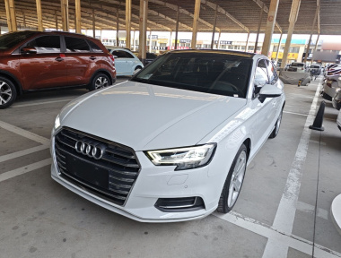 Audi A3 2019 Audi A3 2019 صورة سيارة