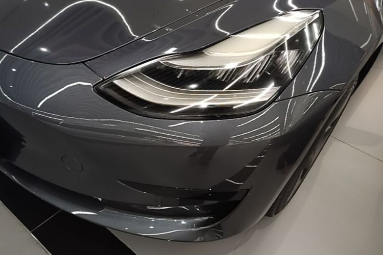 Tesla Model 3 2020 car image #21