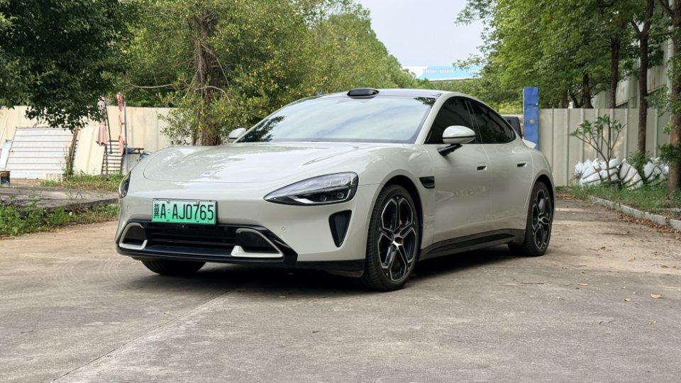 MI SU7 2025 car image 