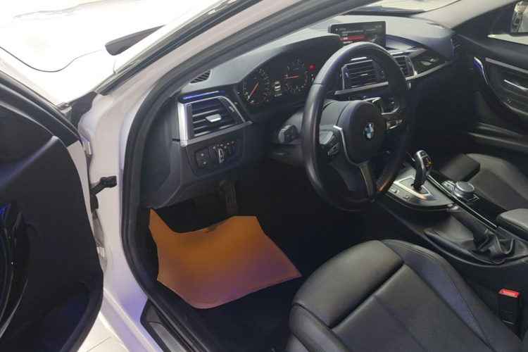 BMW 3 Series 2019 #16 BMW 3 Series 2019 car image #16