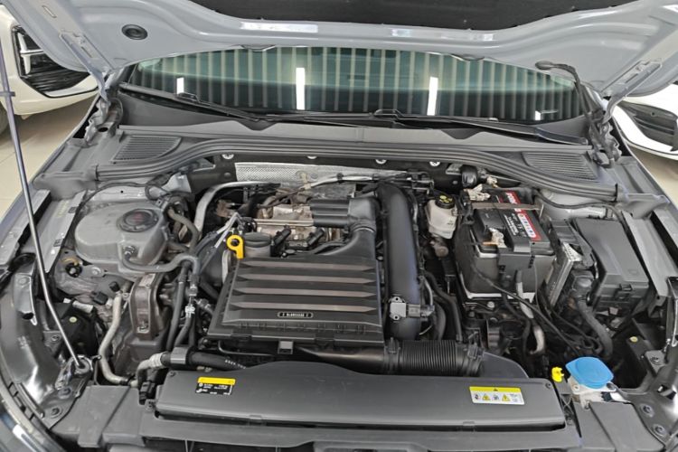 Volkswagen Golf 2021 car image #20