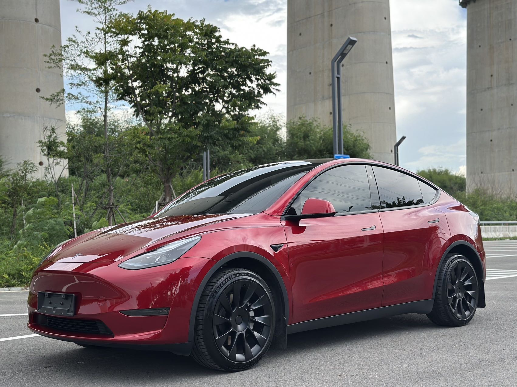 Tesla Model Y 2024 car image 