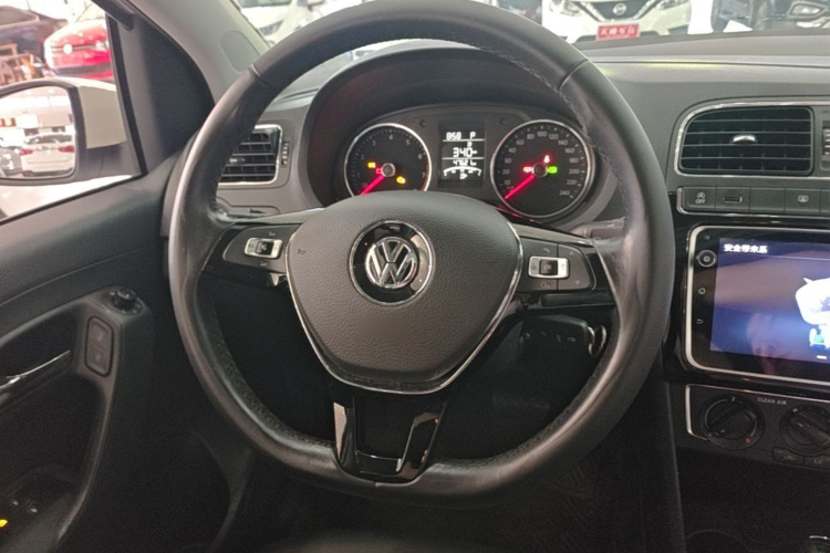 Volkswagen Polo 2018 image de voiture #11