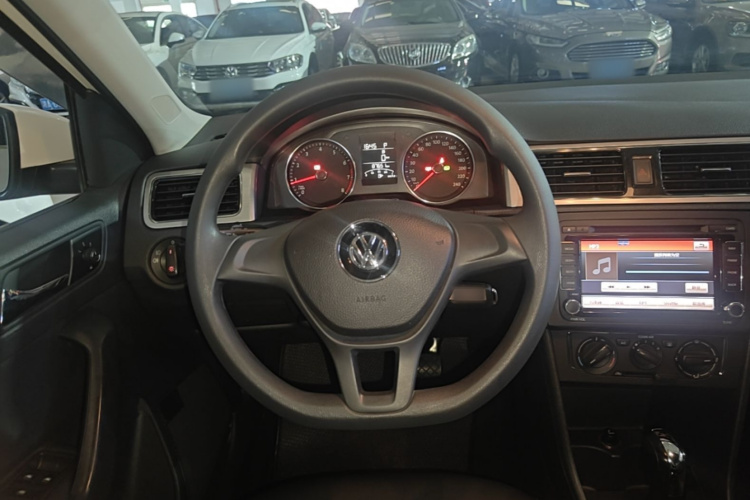 Volkswagen Santana 2015 car image #11