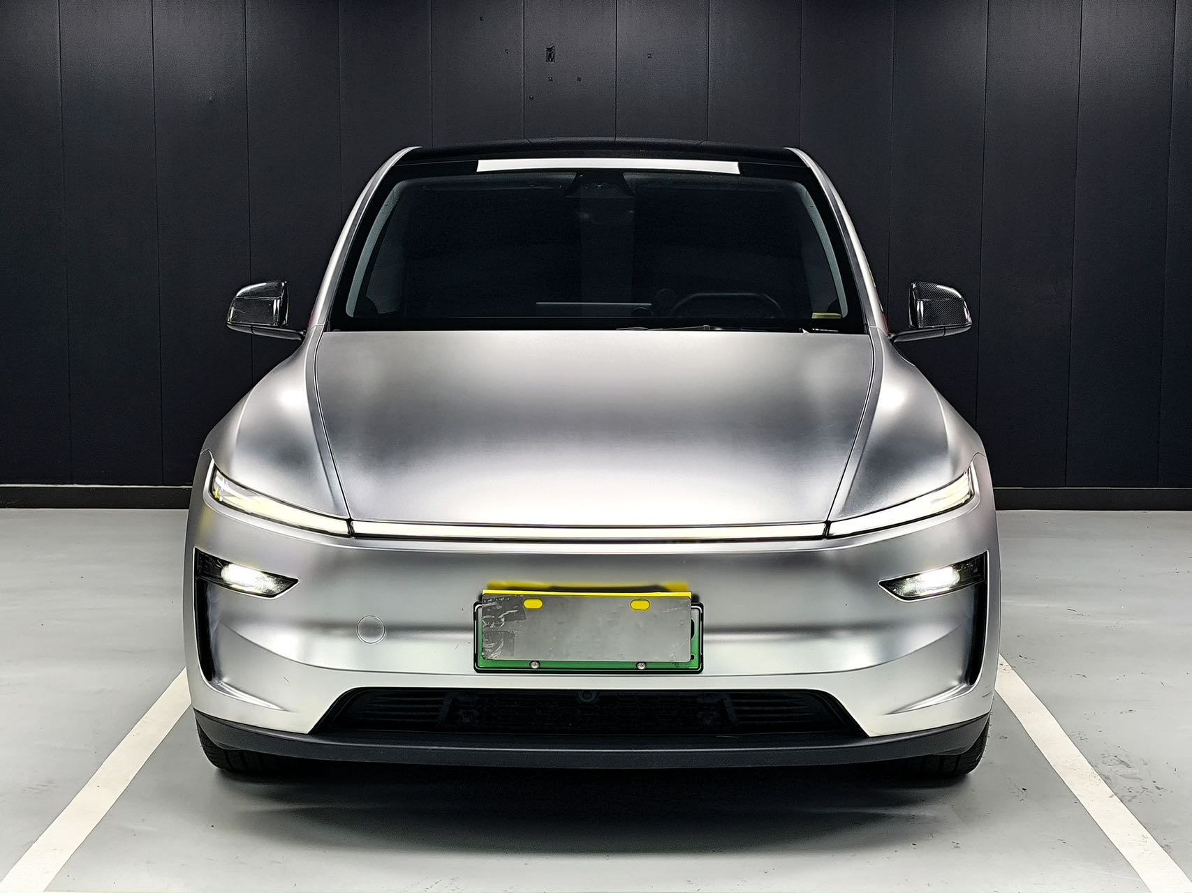 Tesla Model Y 2025 #2 Tesla Model Y 2025 car image #2