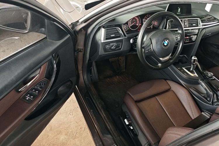 BMW 3 Series 2018 #16 BMW 3 Series 2018 car image #16