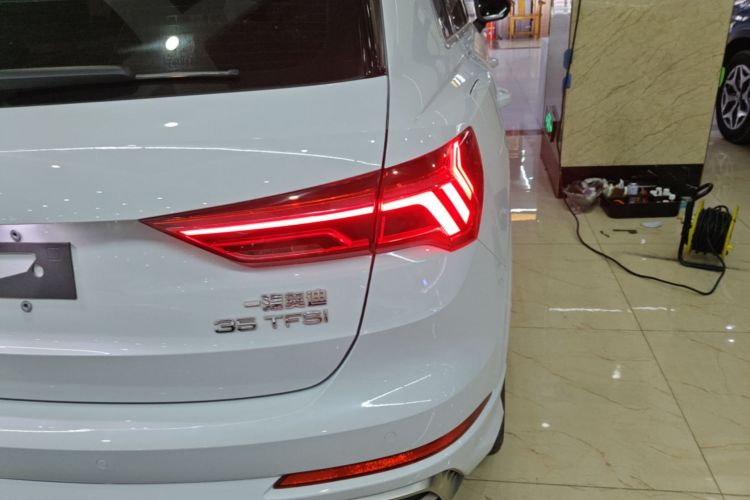 Audi Q3 2023 #8 Audi Q3 2023 car image #8