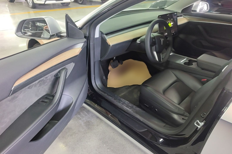 Tesla Model 3 2023 immagine di auto #16