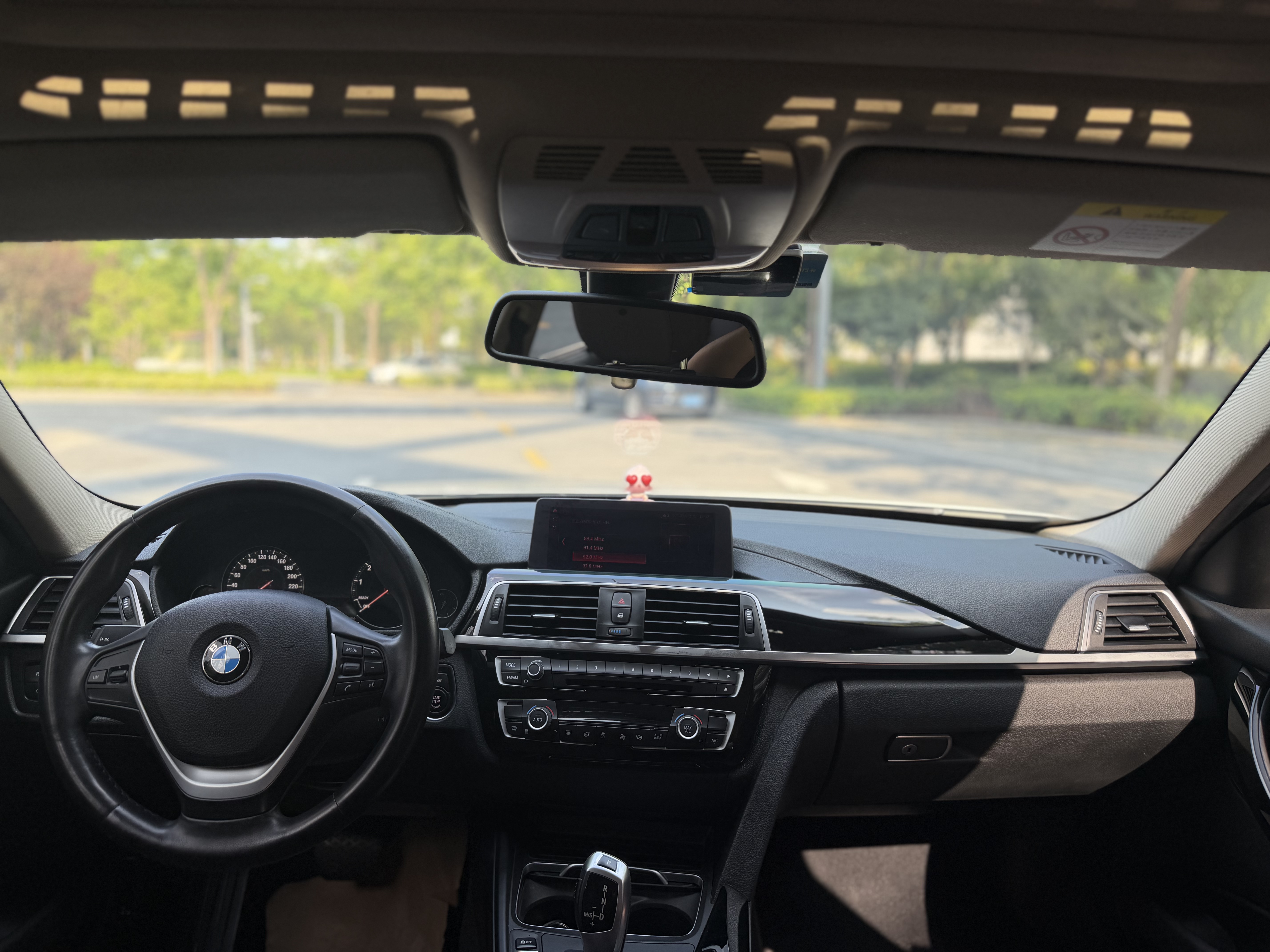 BMW 3 Series 2018 #5 BMW 3 Series 2018 car image #5