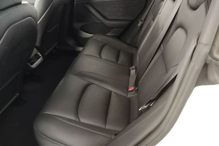 Tesla Model 3 2021 car image #17