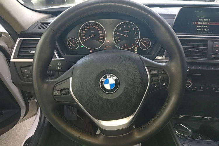 BMW 3 Series 2018 #15 BMW 3 Series 2018 car image #15