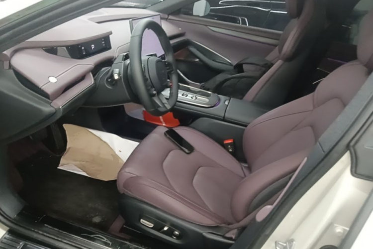 MI SU7 2024 immagine di auto #15