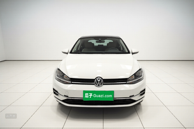 Volkswagen Golf 2018 car image #3