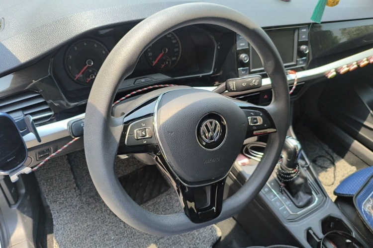 Volkswagen Lavida 2020 car image #11