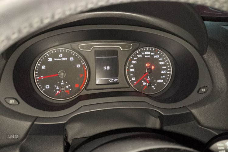 Audi Q3 2015 car image #13