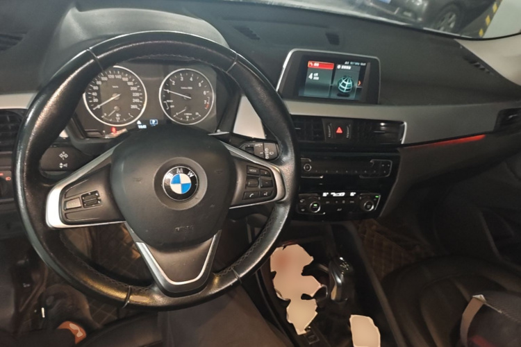 BMW X1 2018 car image #10