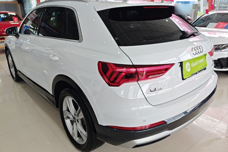 Audi Q3 2021 car image #7