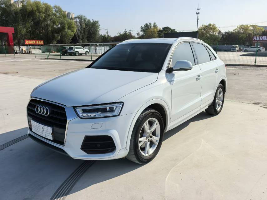 Audi Q3 2019 car image #2