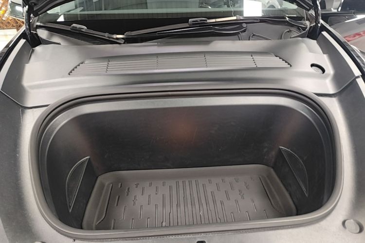 Tesla Model Y 2023 #20 Tesla Model Y 2023 car image #20