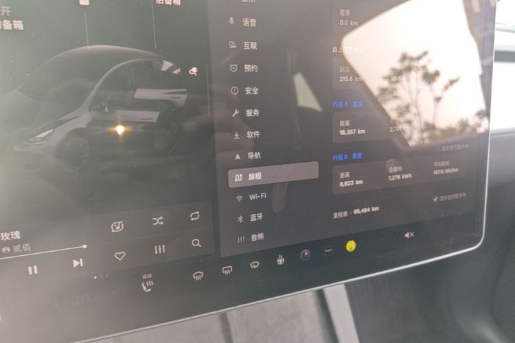 Tesla Model Y 2022 #12 Tesla Model Y 2022 car image #12